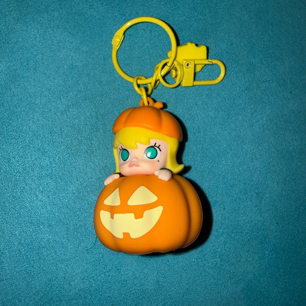 Popmart Molly Pumpkin Keychain Toy - Orange Halloween Character